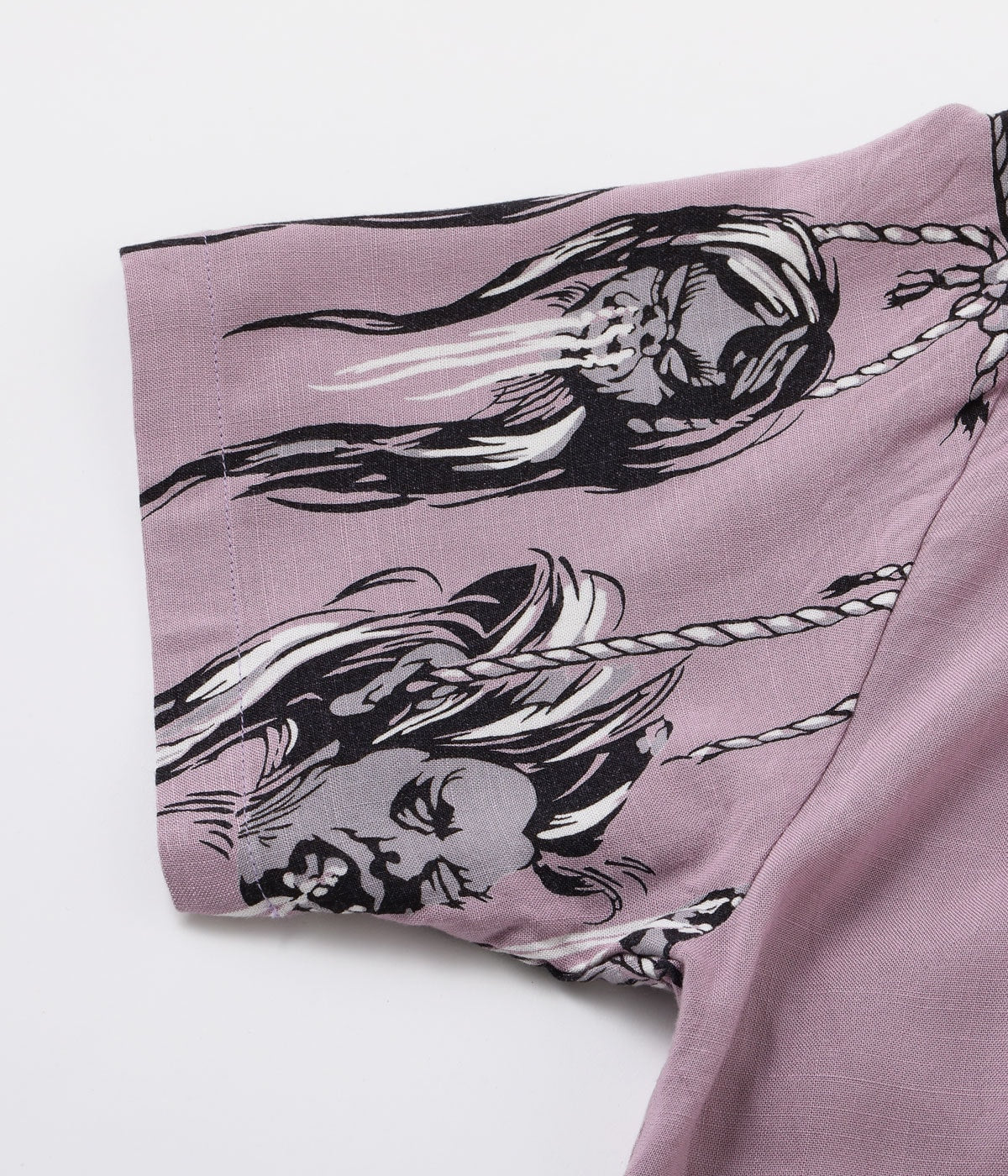 Hopsack Rayon Pullover Shirt "Shrunken Head"