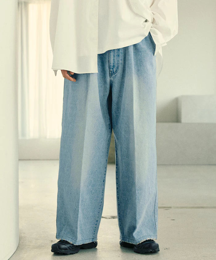Wide Silhouette Straight Denim