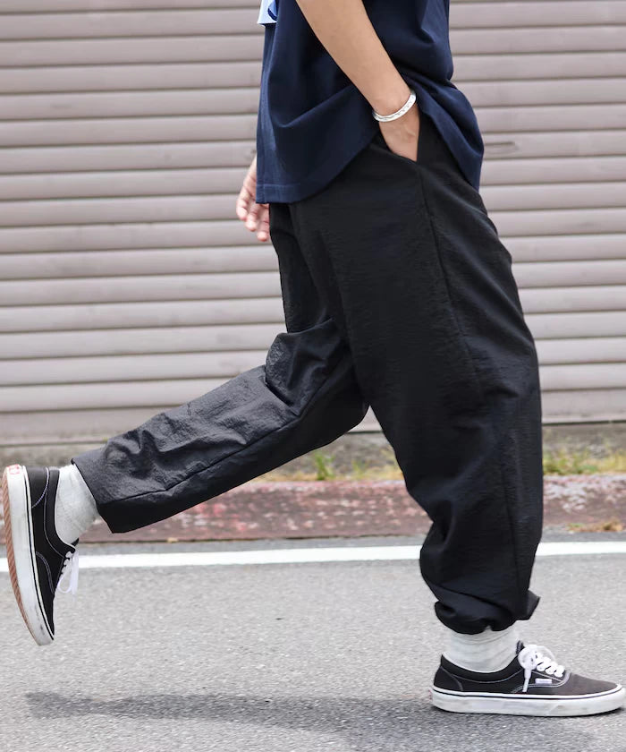 Wide Straight Nylon Track Pants / Tapered Silhouette Easy Nylon Pants