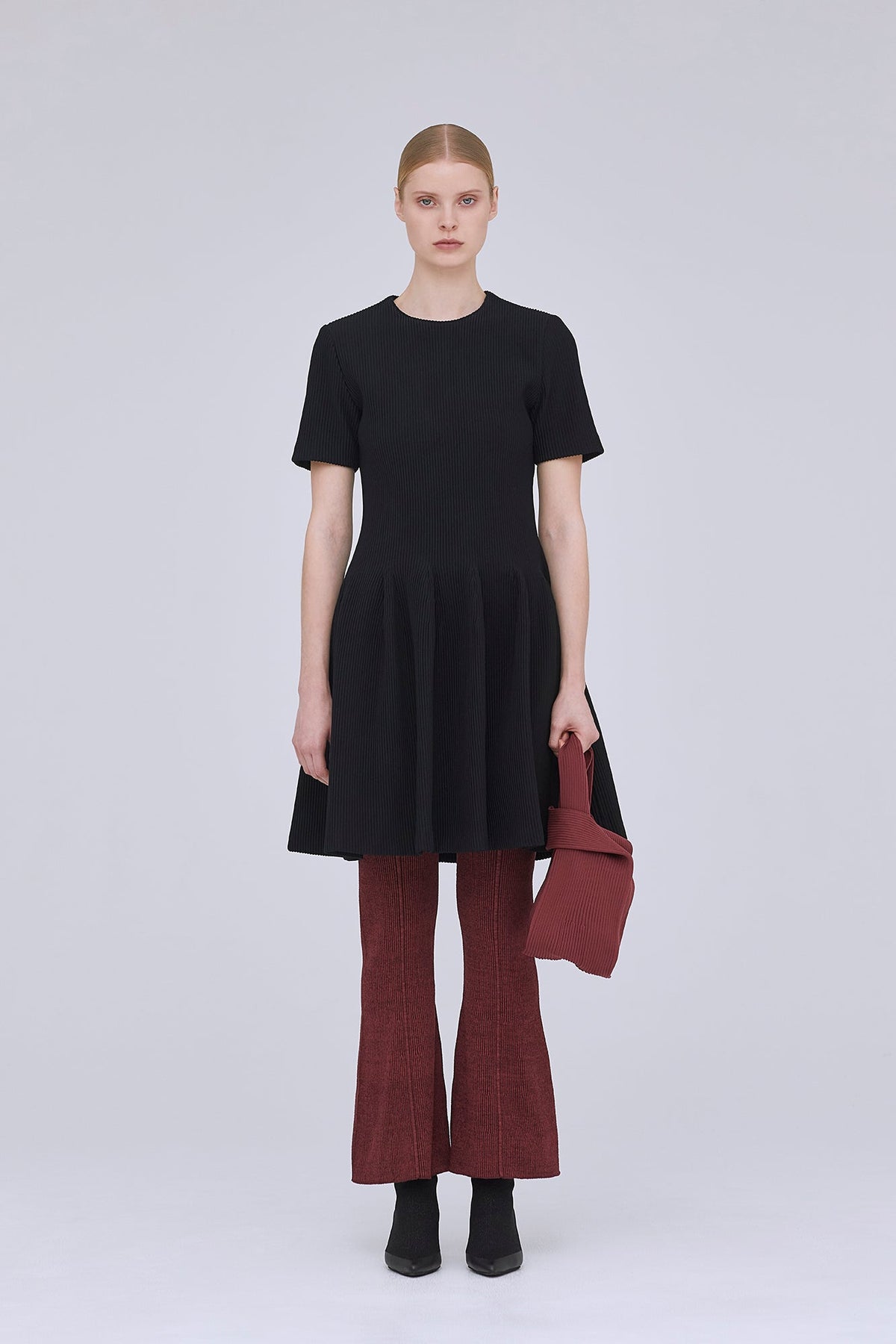 PORTRAIT VELVET TIGHT FLARE PANTS