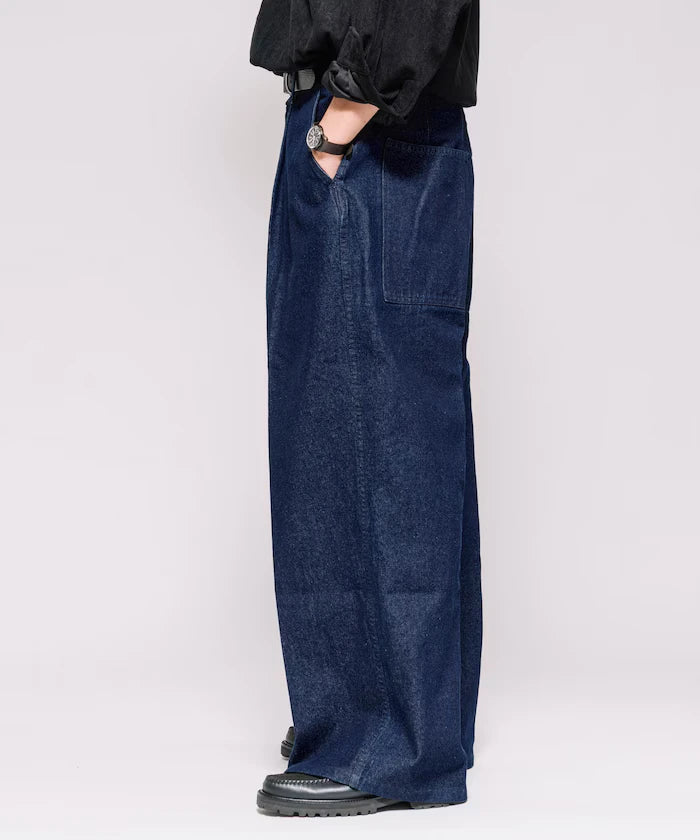 Wide Silhouette Straight Denim