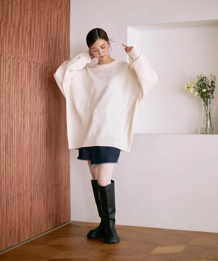 Sweat-like Lettered Knit / Jacquard Knit