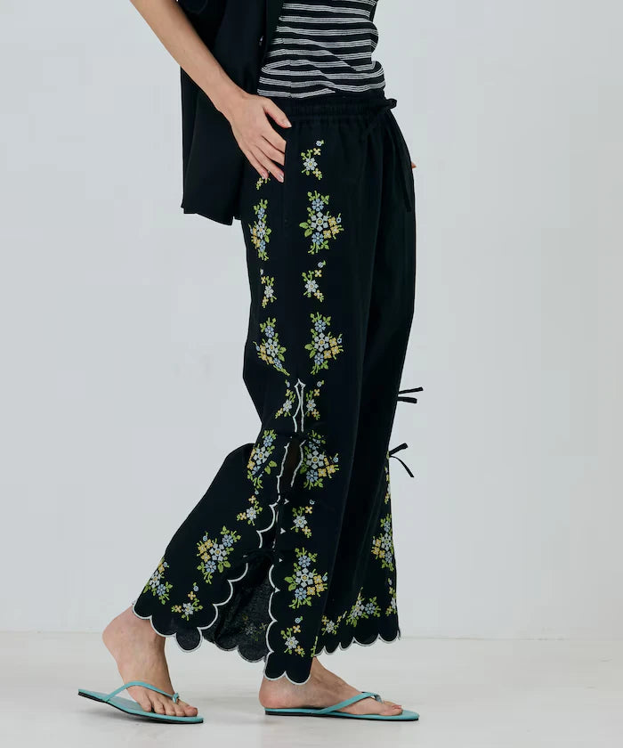 India Scallop Floral Embroidery Pants
