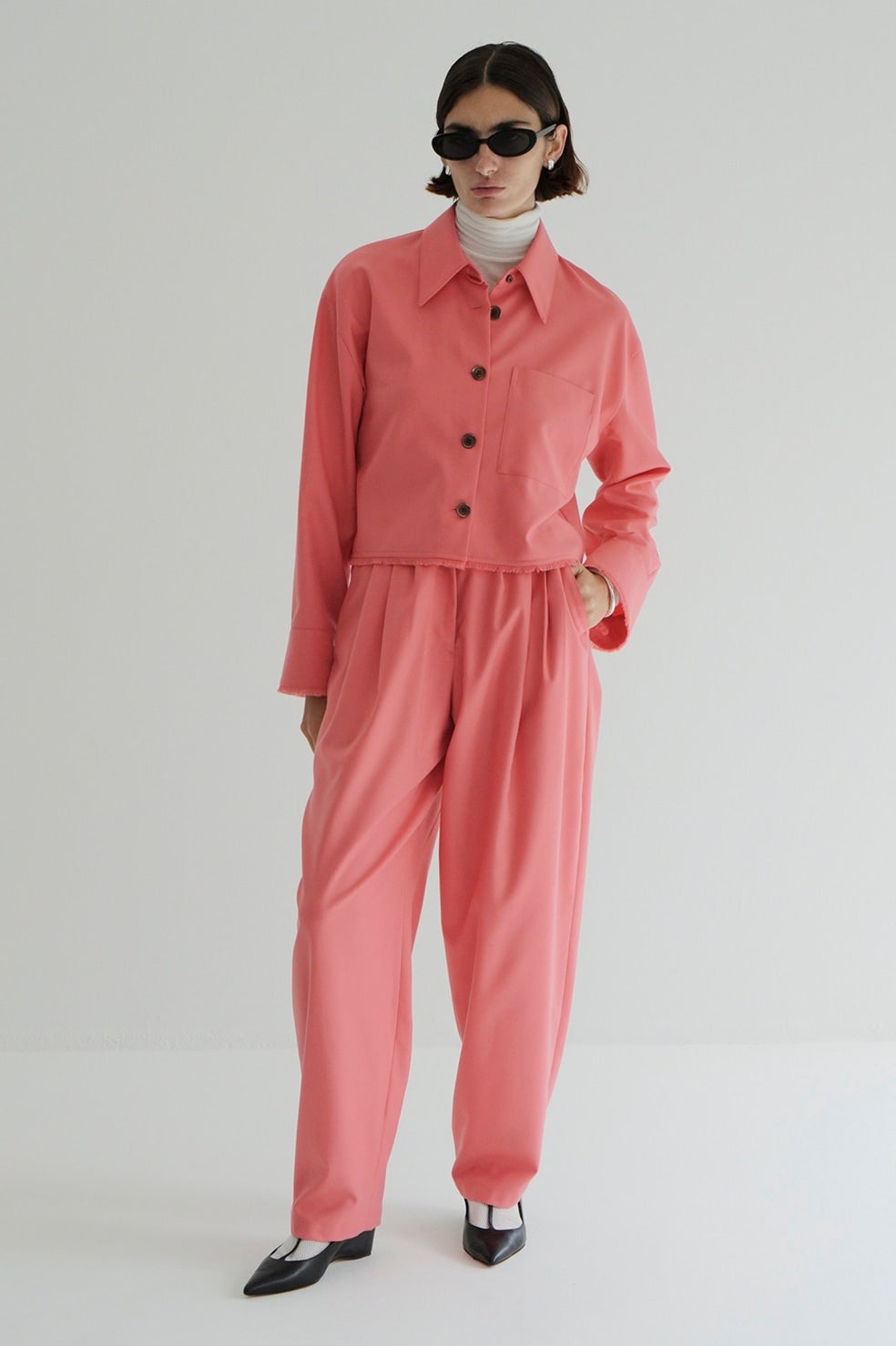 WIDE BELT TUCK PANTS