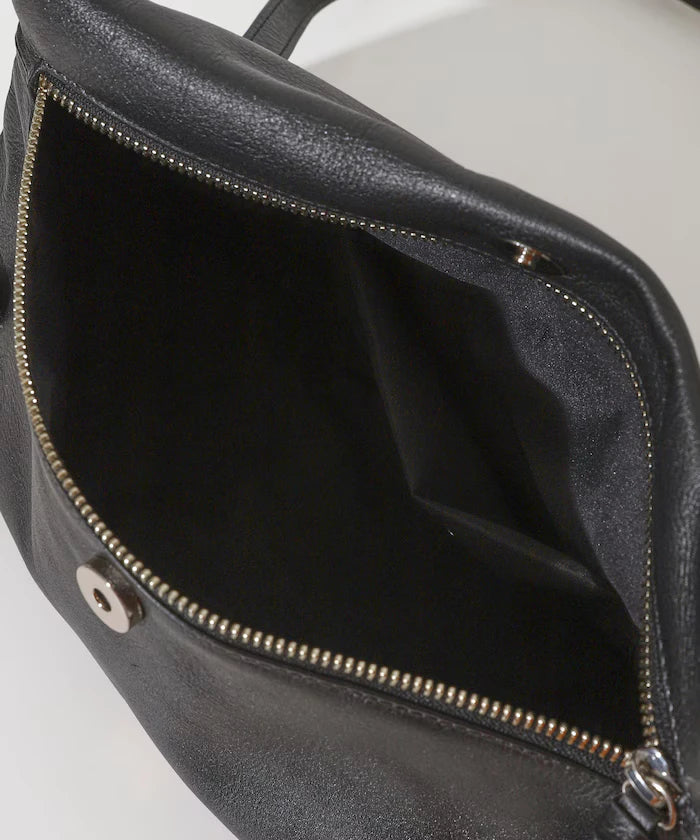 Leather Flap Shoulder Bag / Cowhide / Water-Repellent Leather