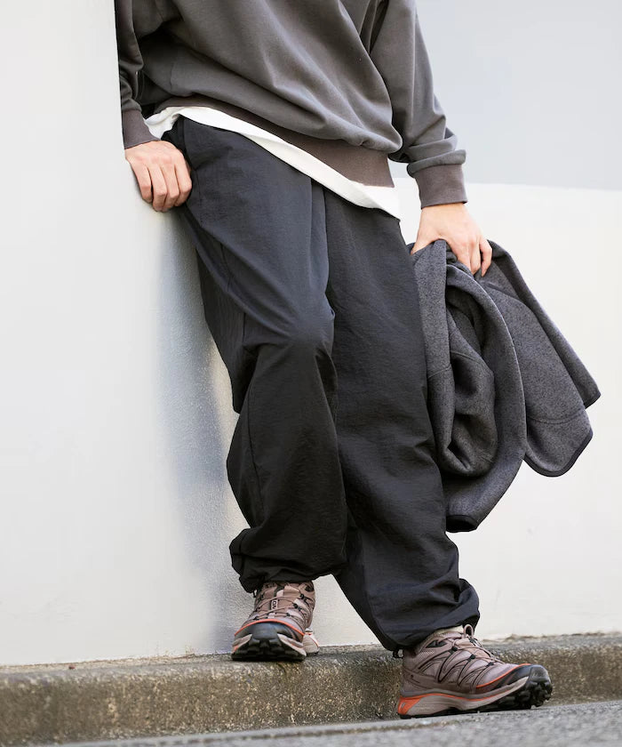 Wide Straight Nylon Track Pants / Tapered Silhouette Easy Nylon Pants