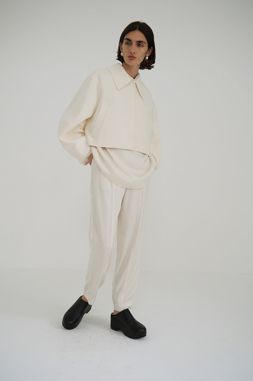 FRINGE LINE TAPERED PANTS