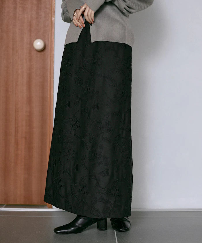 Flower Embroidery I-Line Easy Skirt