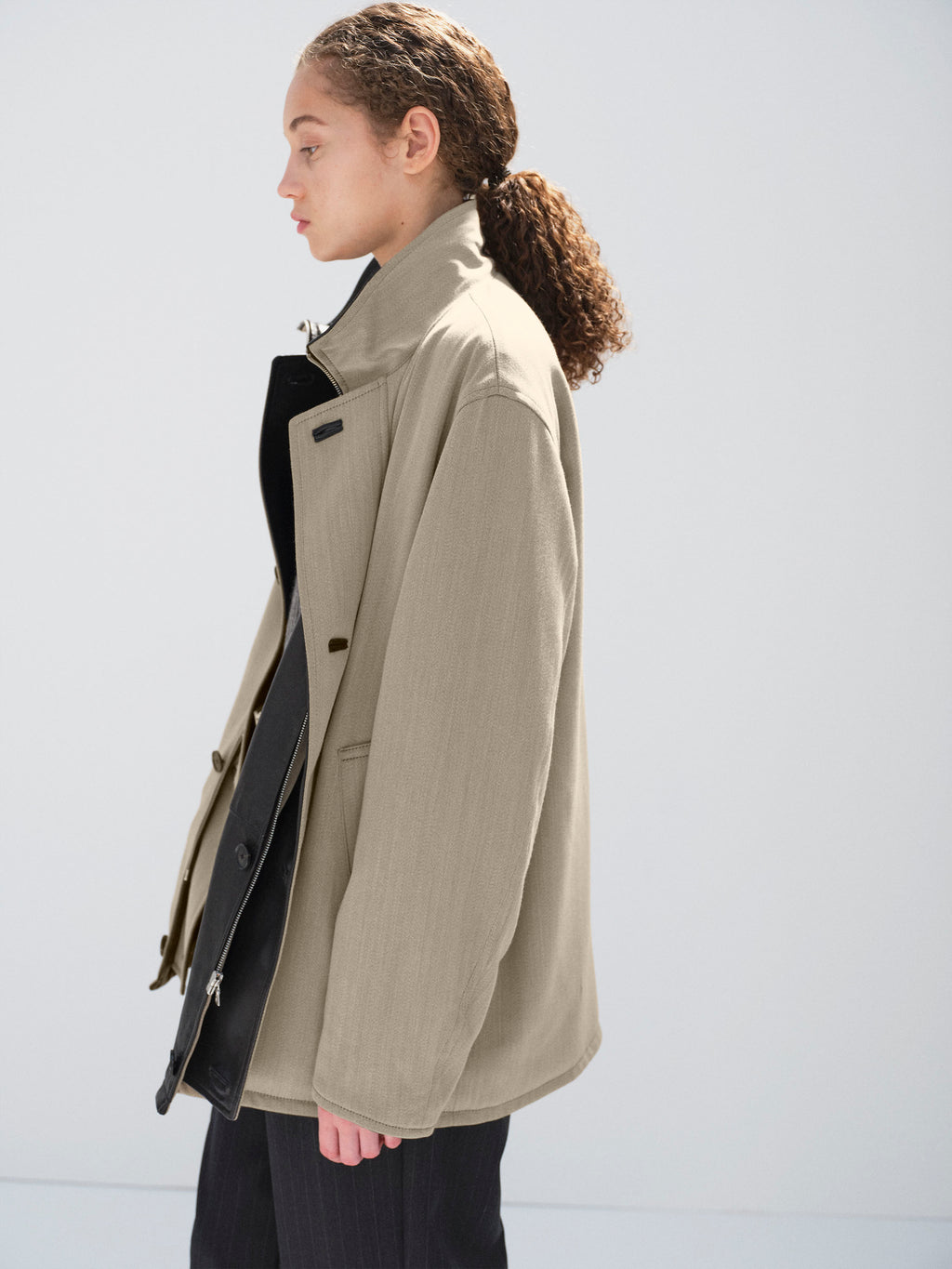 REVERSIBLE WOOL TWISTED TWILL / SHEEP LEATHER HALF COAT
