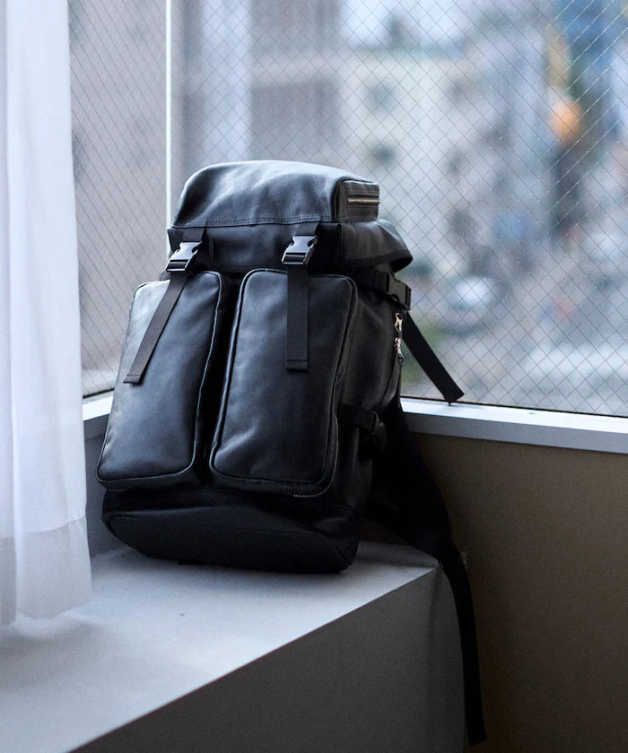 Leather Backpack L / Leather Backpack / Cowhide / Water-repellent Leather / with PC Sleeve