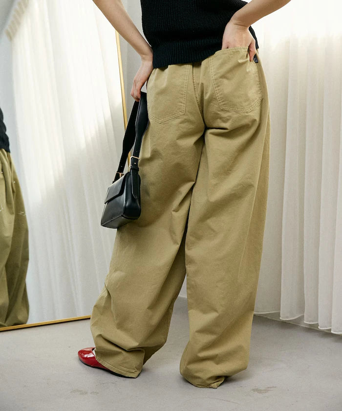 LOVE POP STUDIO Tuck Curve Pants Limited Edition