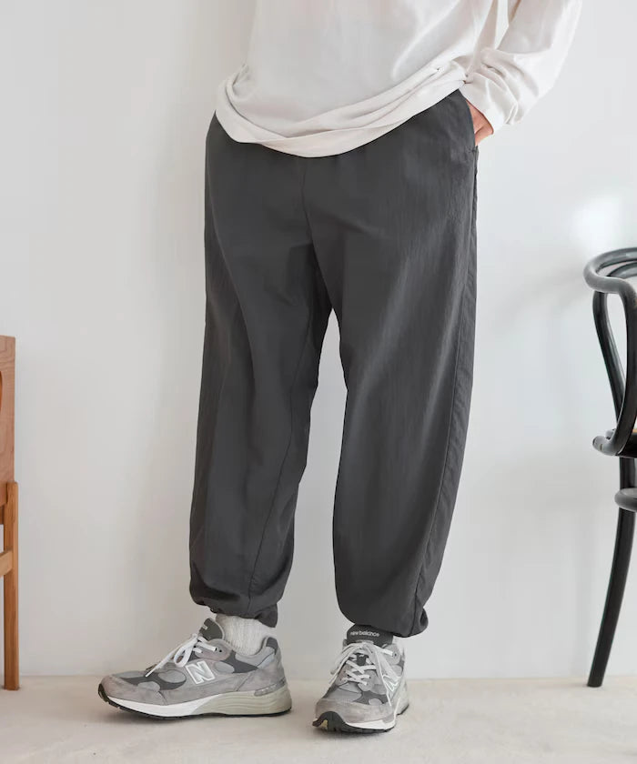 Wide Straight Nylon Track Pants / Tapered Silhouette Easy Nylon Pants