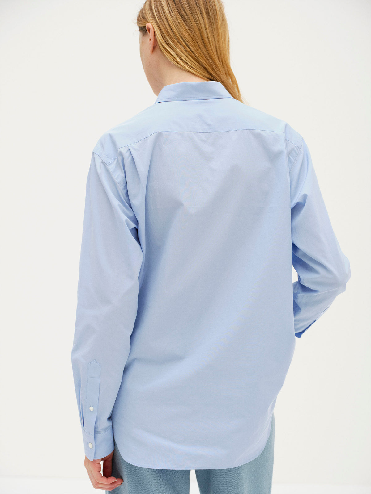 FINX LIGHT WEATHER CHAMBRAY SHIRT