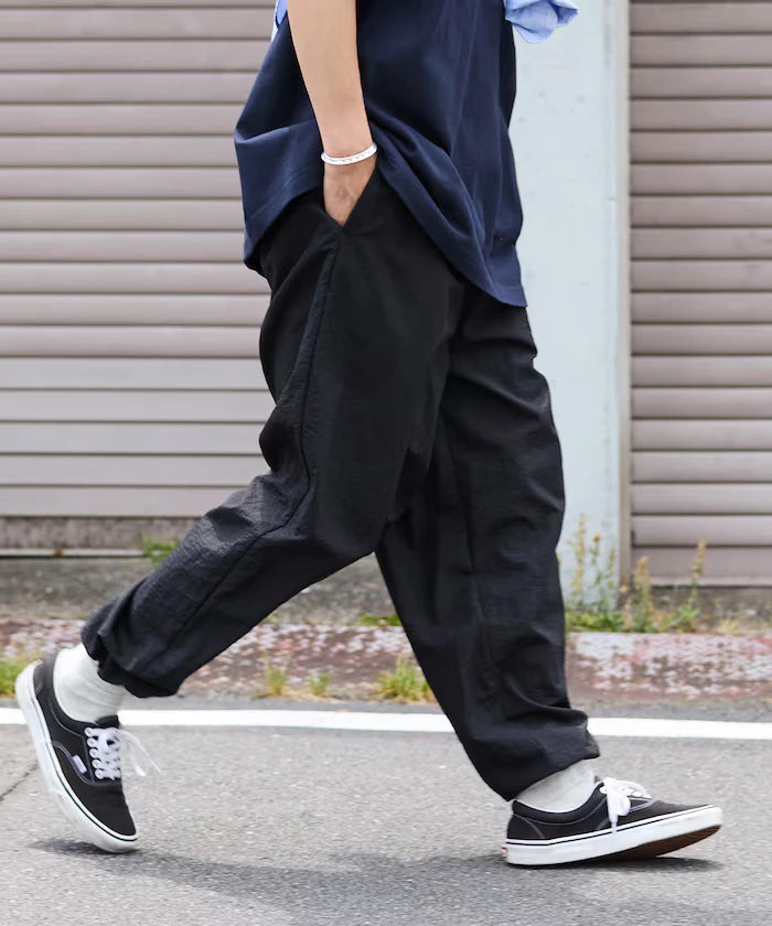 Wide Straight Nylon Track Pants / Tapered Silhouette Easy Nylon Pants