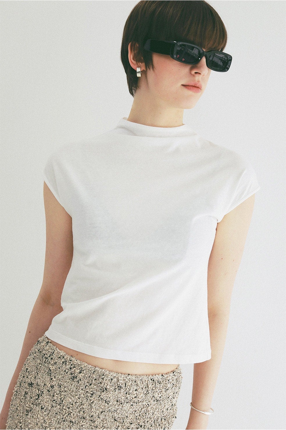 UP NECK COMPACT TOPS