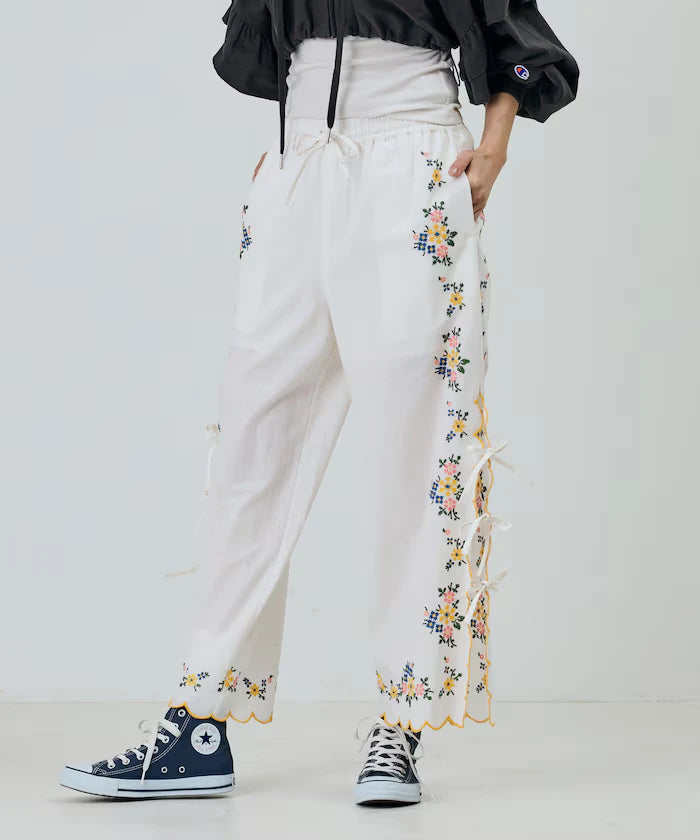 India Scallop Floral Embroidery Pants