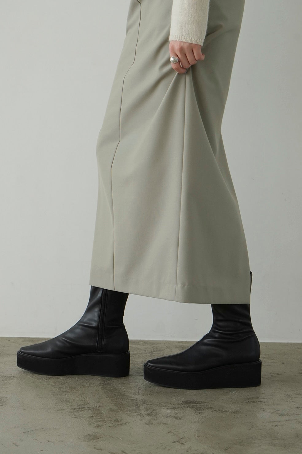 VOLUME SOLE BOOTS