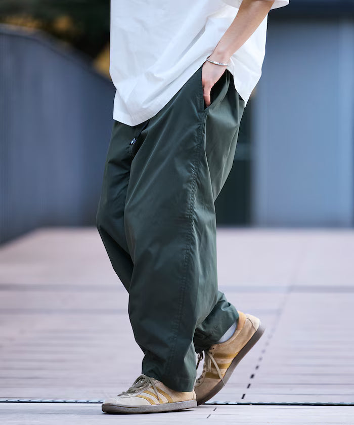 Easy Care Fabric Wide Silhouette Climbing Pants / Quick-Drying / UV Cut 【Limited Edition】