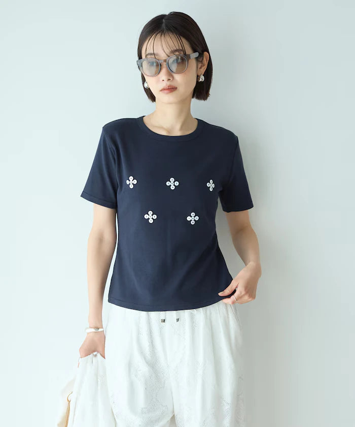 Shell Button Flower Motif Cotton Modal T-Shirt