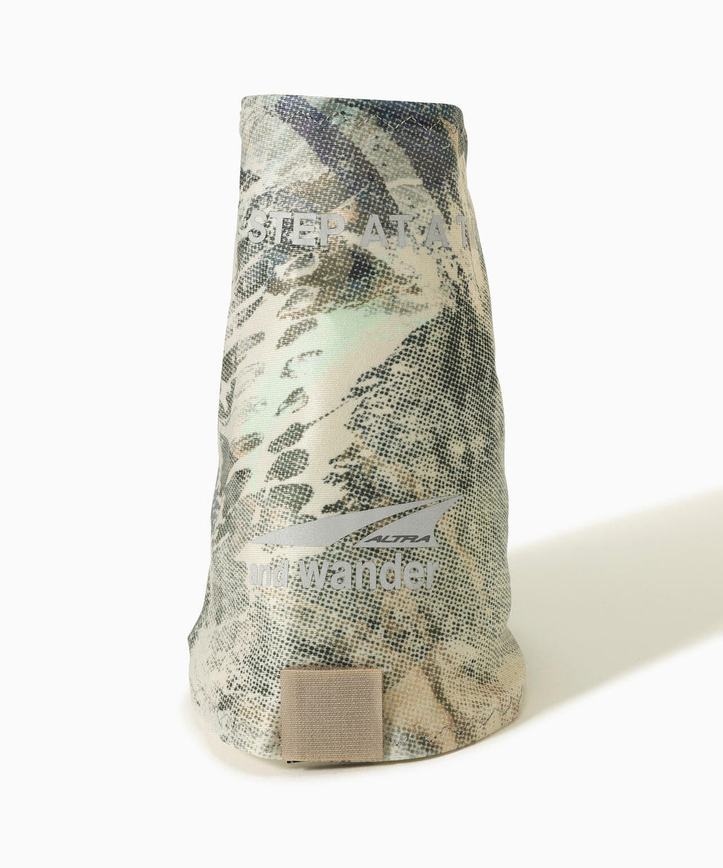 Altra × and wander  graphic trail gaiter
