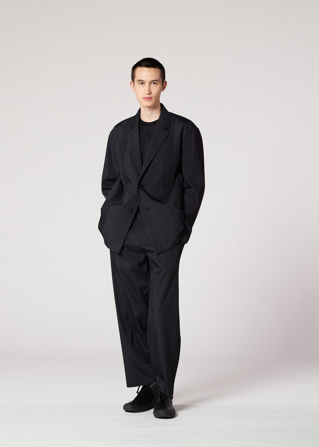 Air Pleats Black