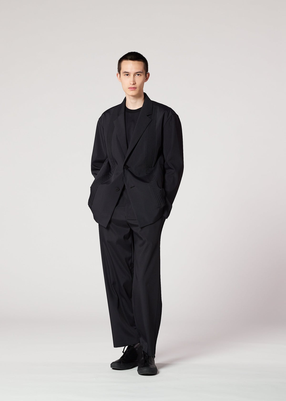 Air Pleats Black