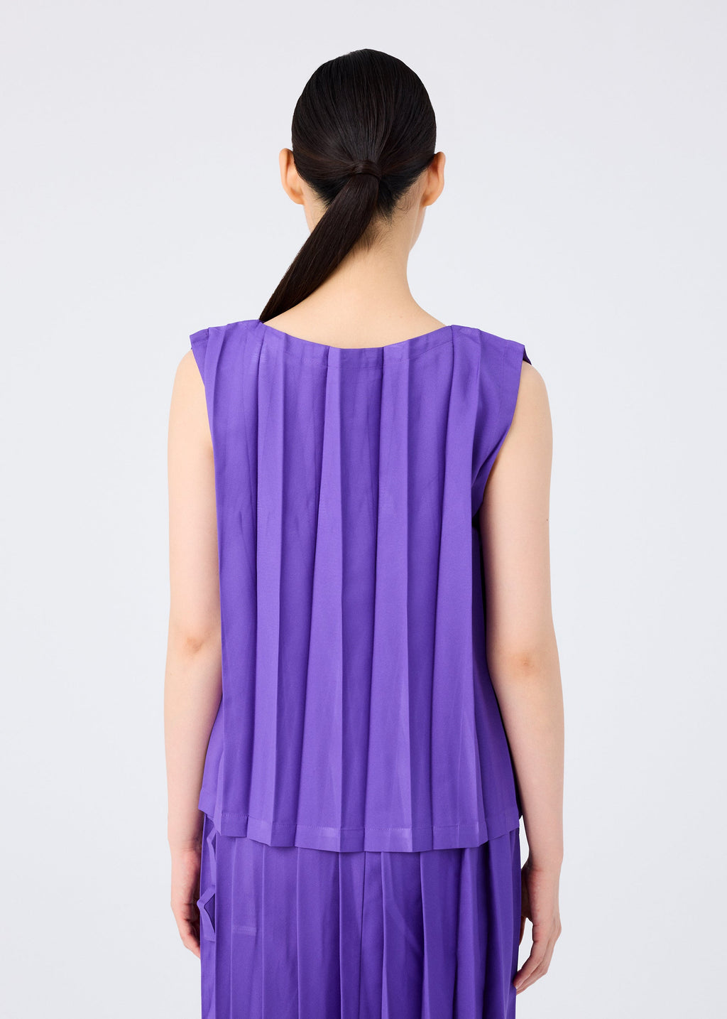 Cross Pleats