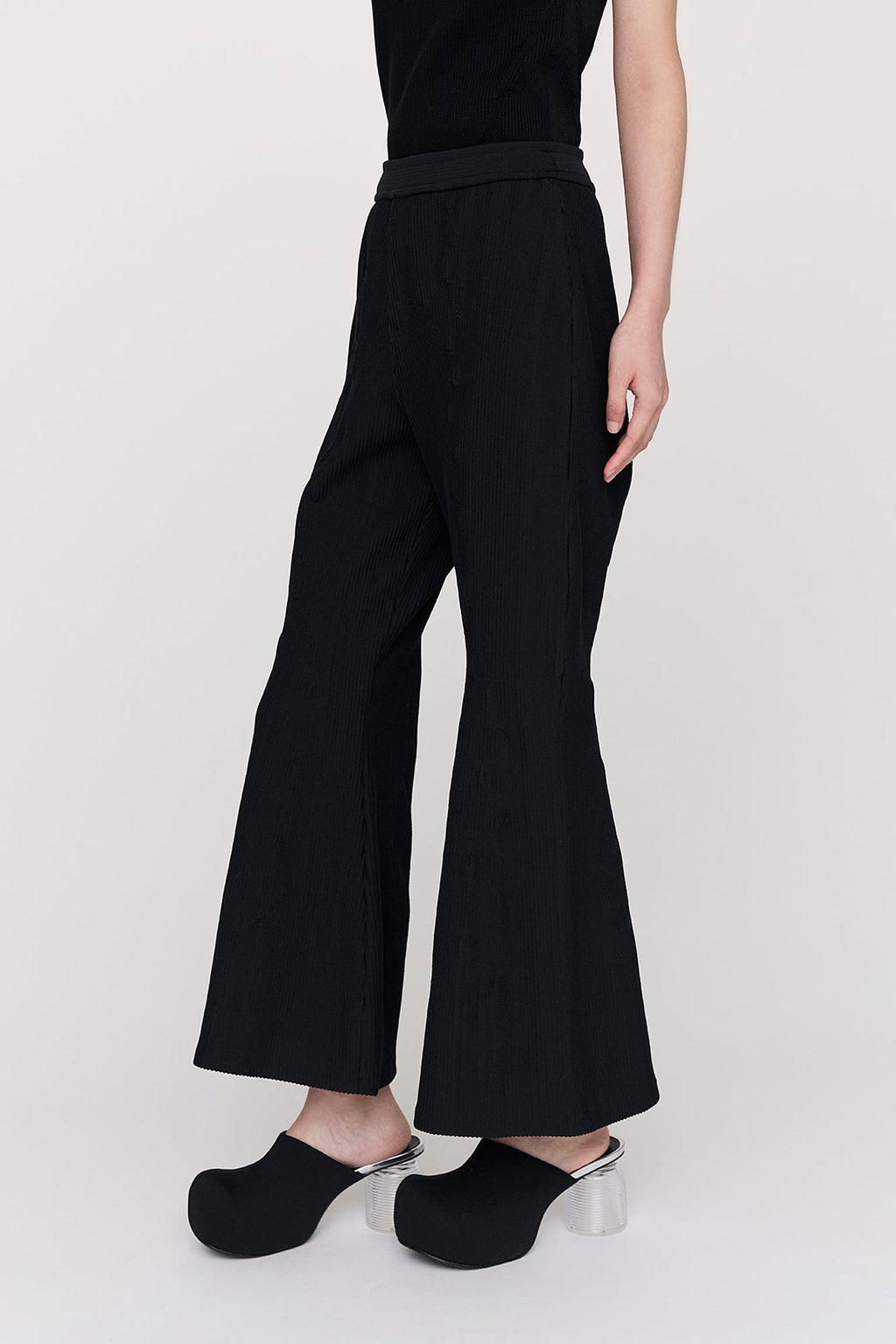 SOFT HYPHA TIGHT FLARE PANTS