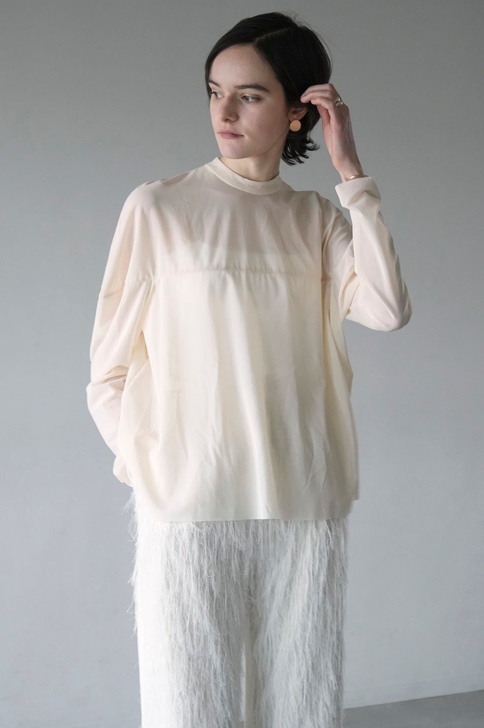 SHEER MESH CURVE SLEEVE TOPS
