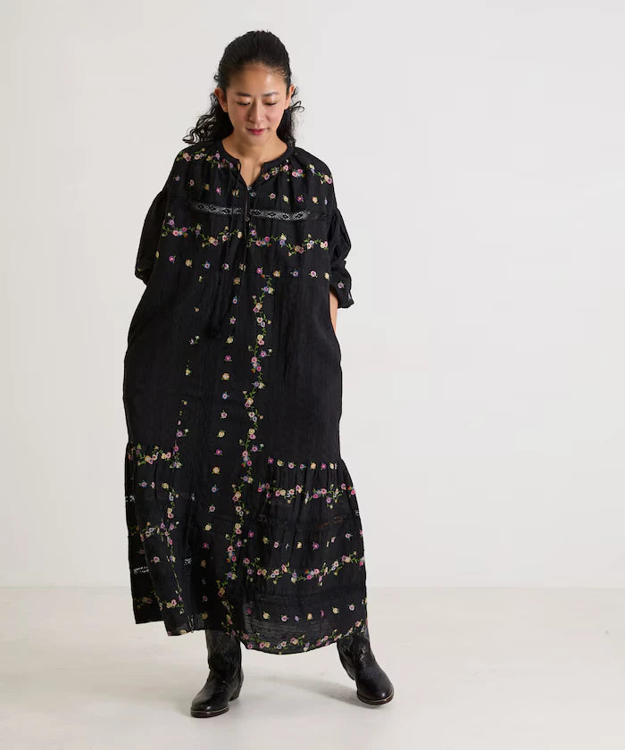 Dobby Floral Embroidery x Lace Dress