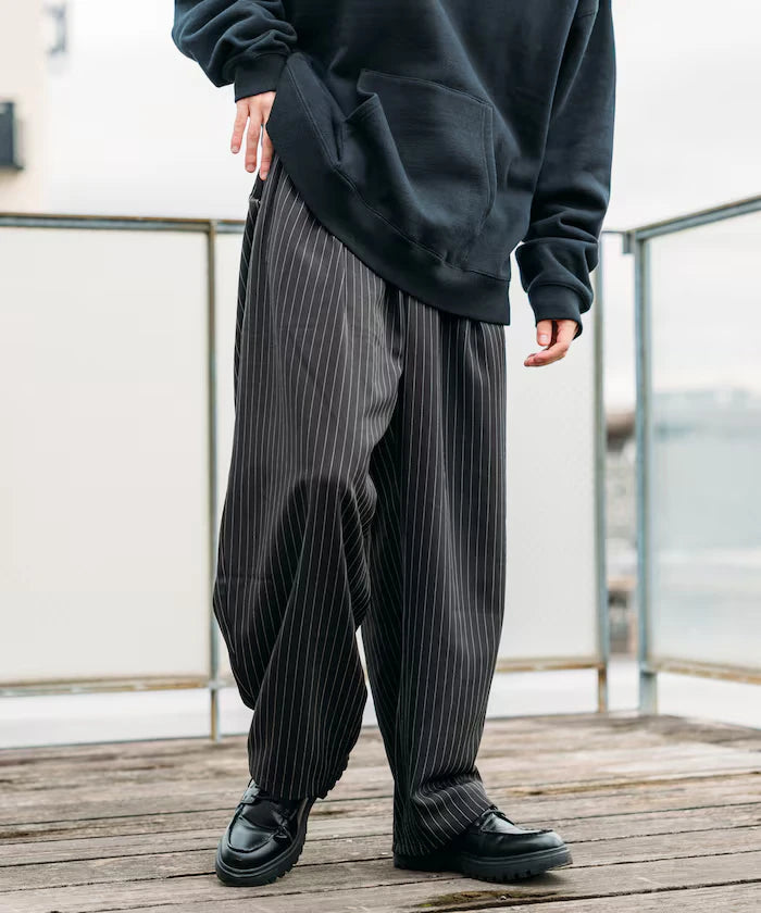 Wide Silhouette Barrel Leg Slacks Pants