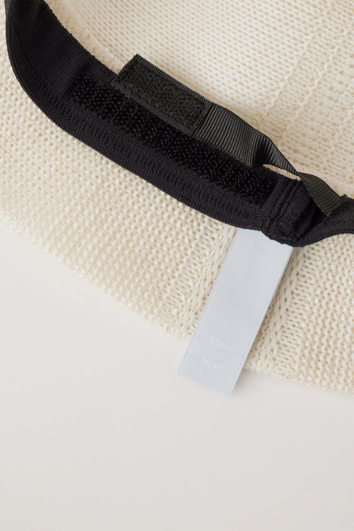 MESH KNIT GLITTER BUCKET HAT