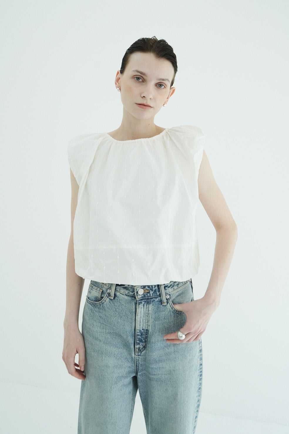W FACE DOT SLEEVELESS RIBBON TOPS