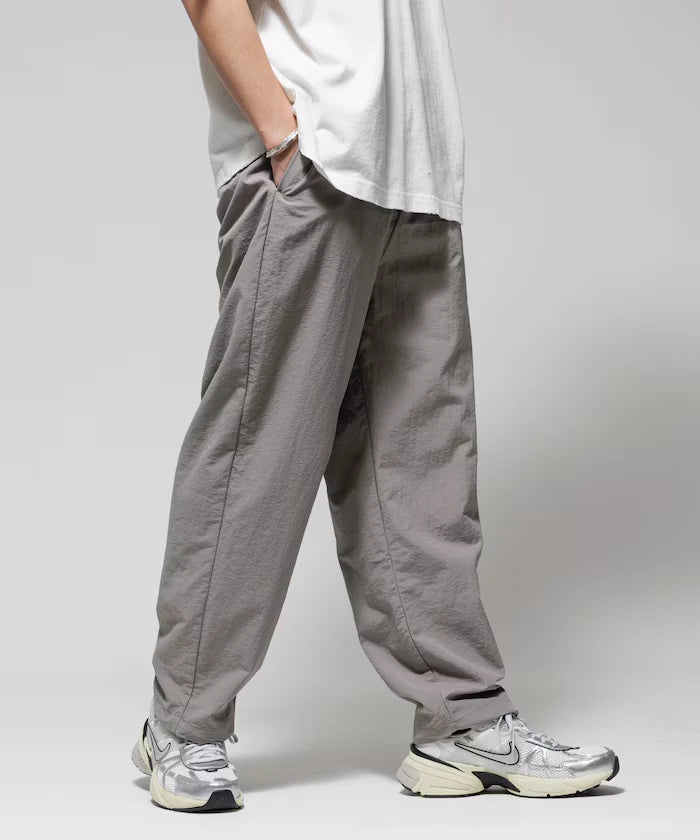 Wide Straight Nylon Track Pants / Tapered Silhouette Easy Nylon Pants