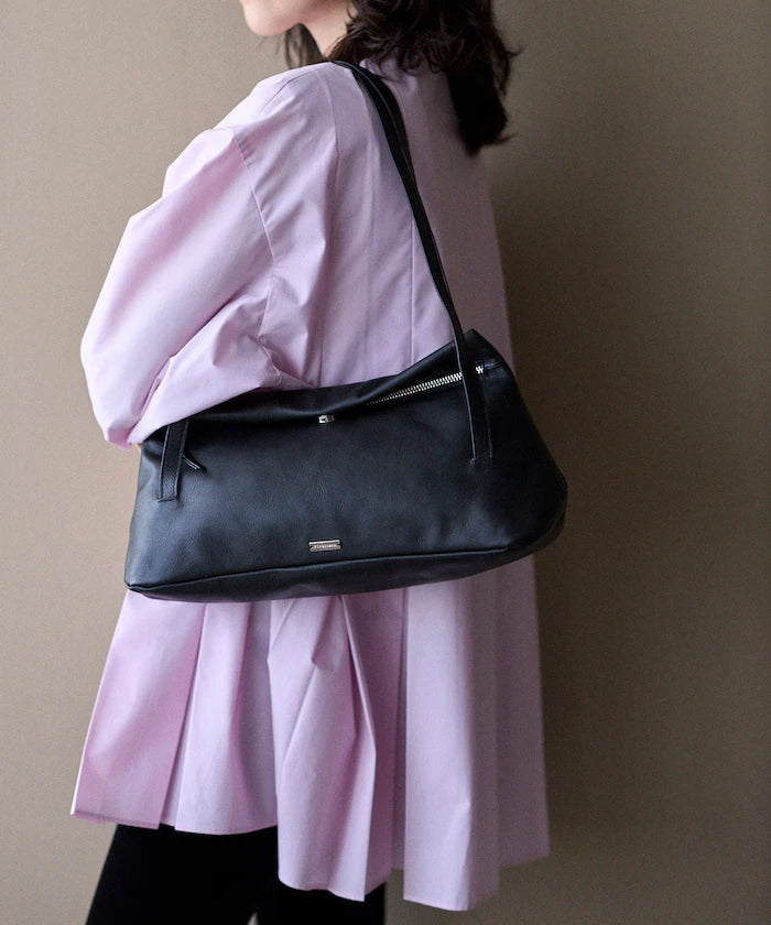 Leather Flap Shoulder Bag / Cowhide / Water-Repellent Leather