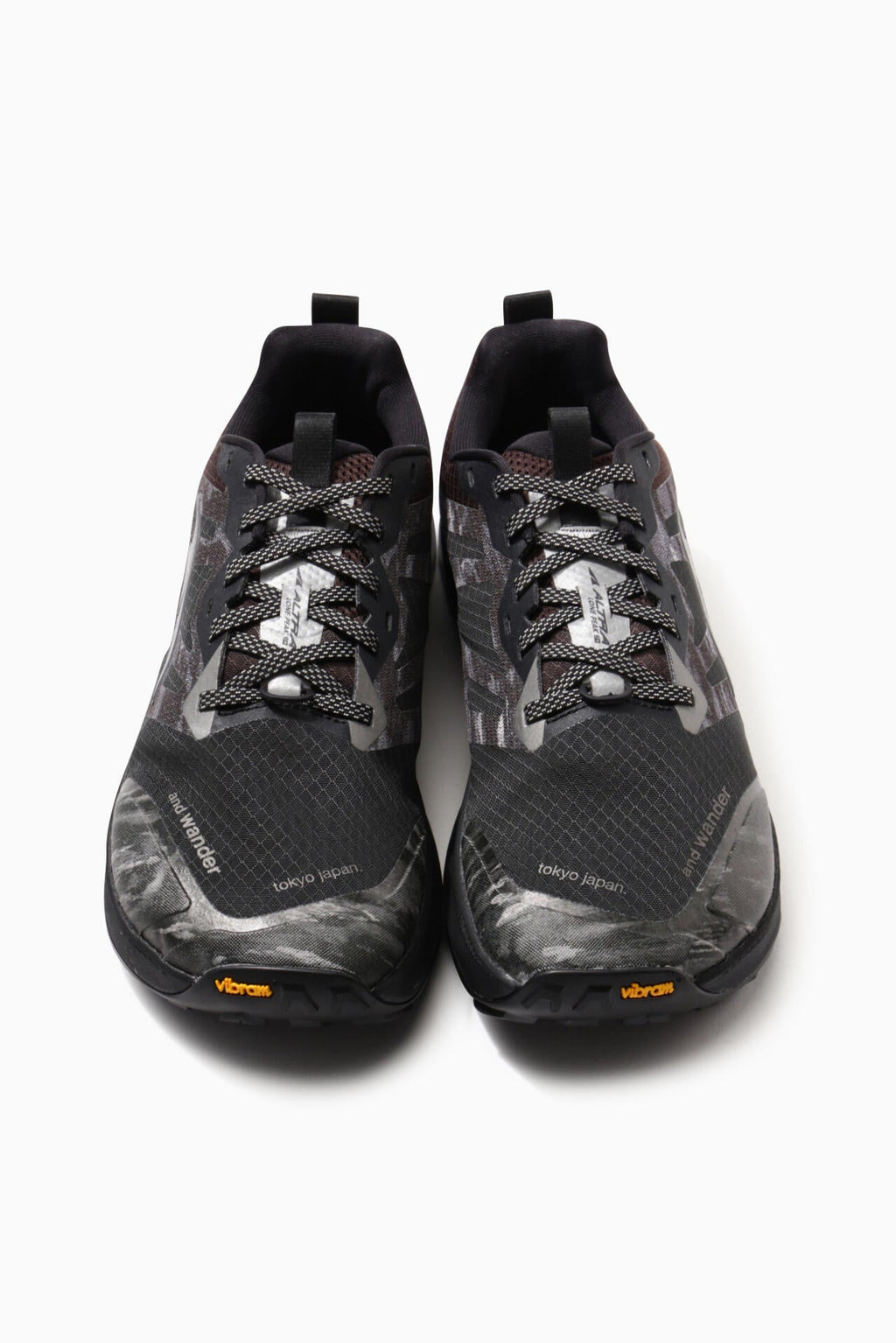 Altra×and wander LONE PEAK 9+