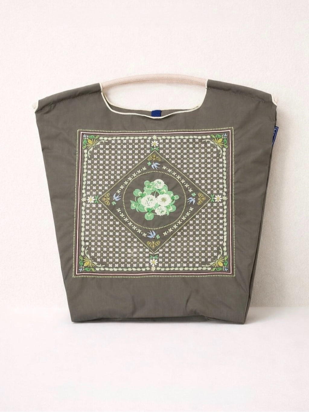 White Clover(m#61c/gray-301075)