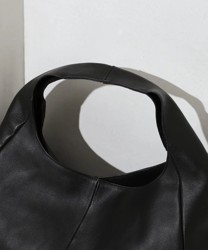 Leather Handbag / One Handle Handbag / Cowhide / Water-Repellent Leather / A4 Compatible