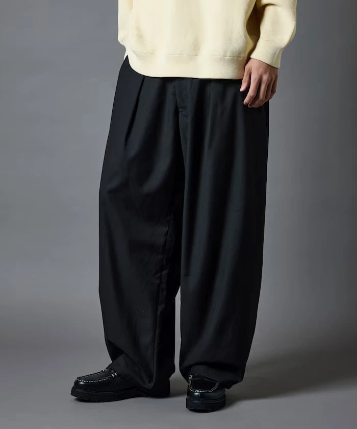 Wide Silhouette Barrel Leg Slacks Pants