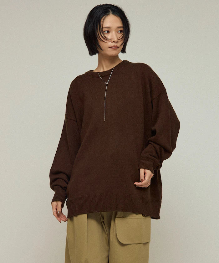 Sweat-like Lettered Knit / Jacquard Knit