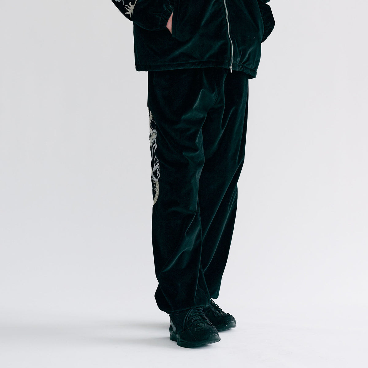 GL42469 / VELVETEEN SUKA TRACK PANTS