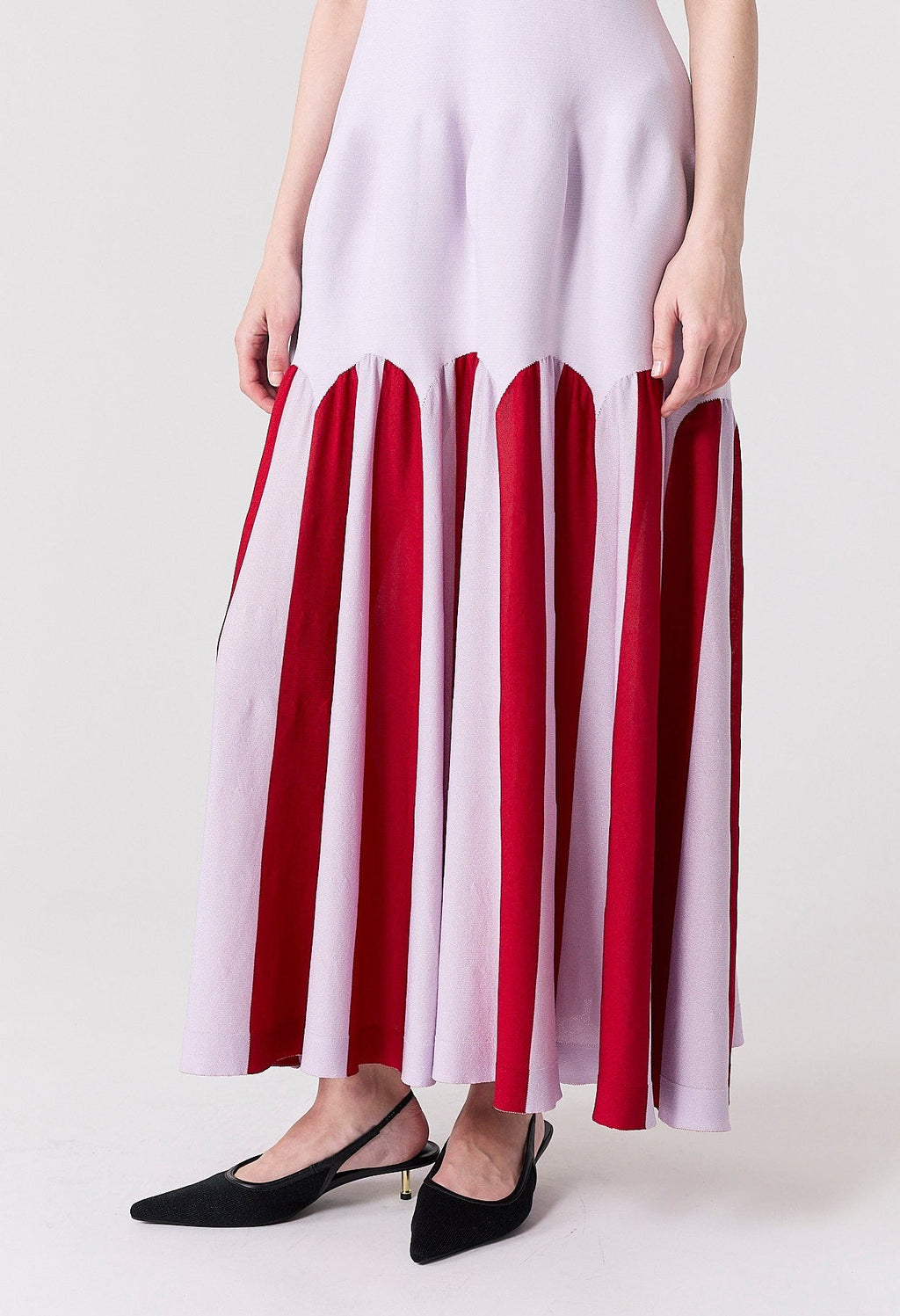 ARCHED SLEEVELESS DRESS