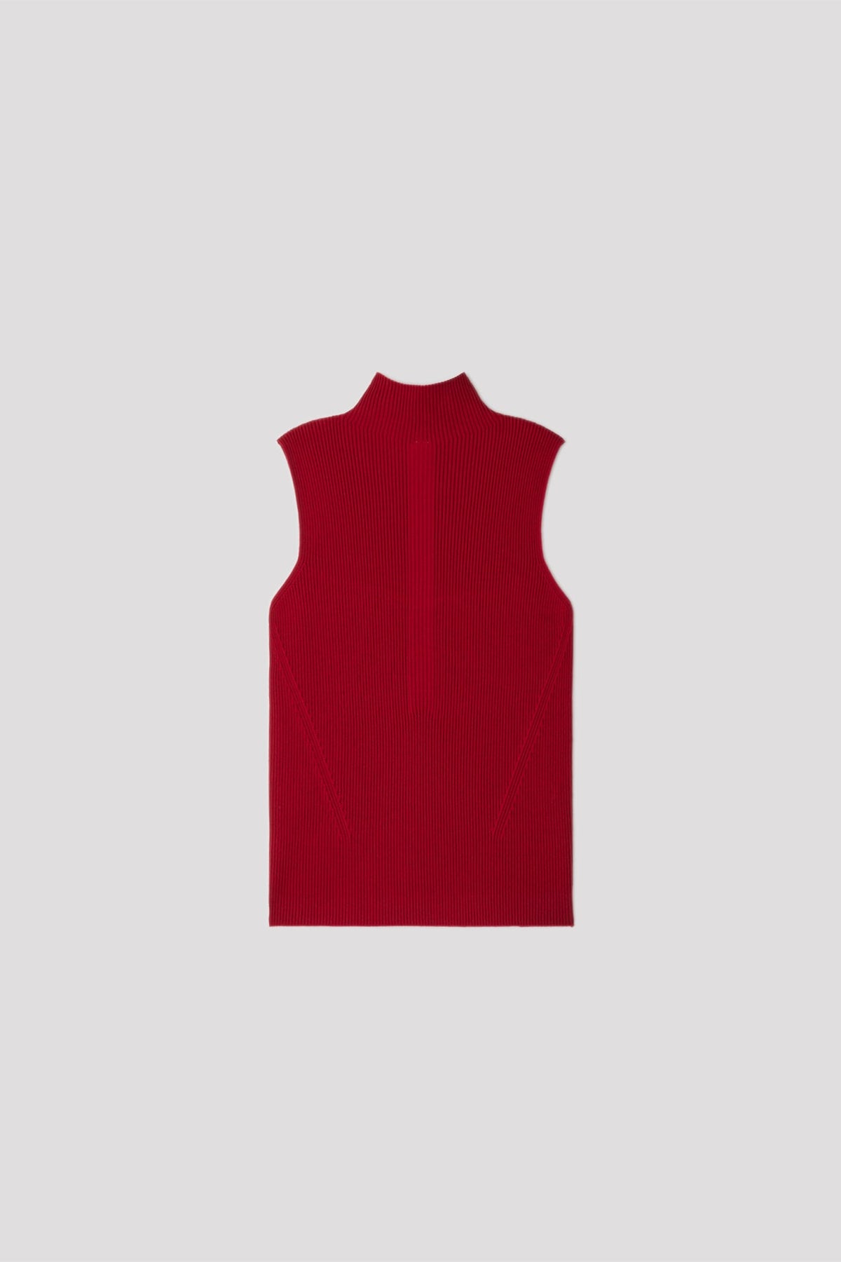 PORTRAIT SLEEVELESS TOP