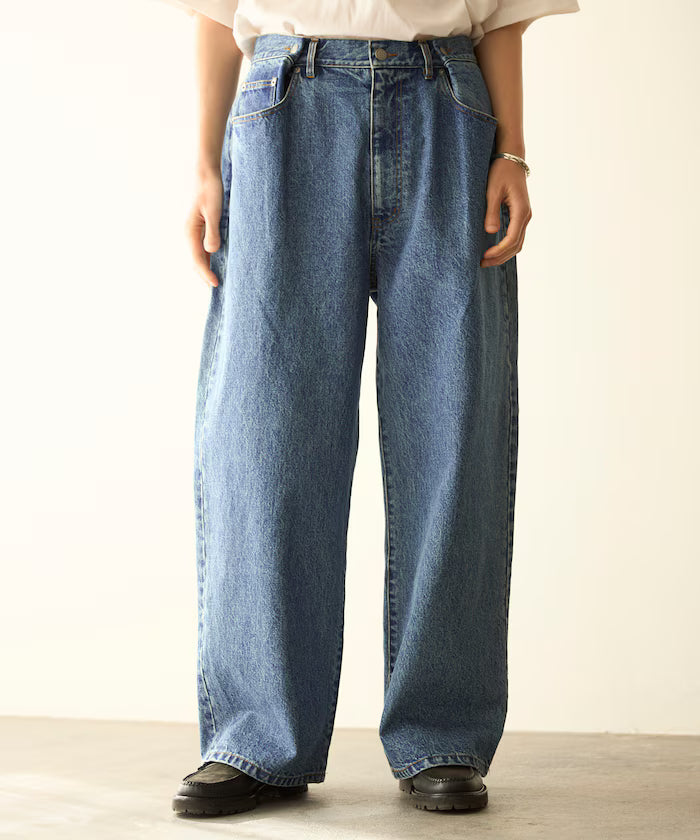 Design Tuck Japan Denim / Wide Silhouette