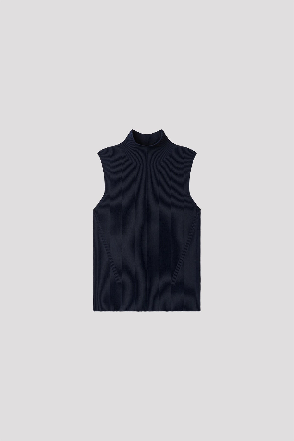 PORTRAIT SLEEVELESS TOP