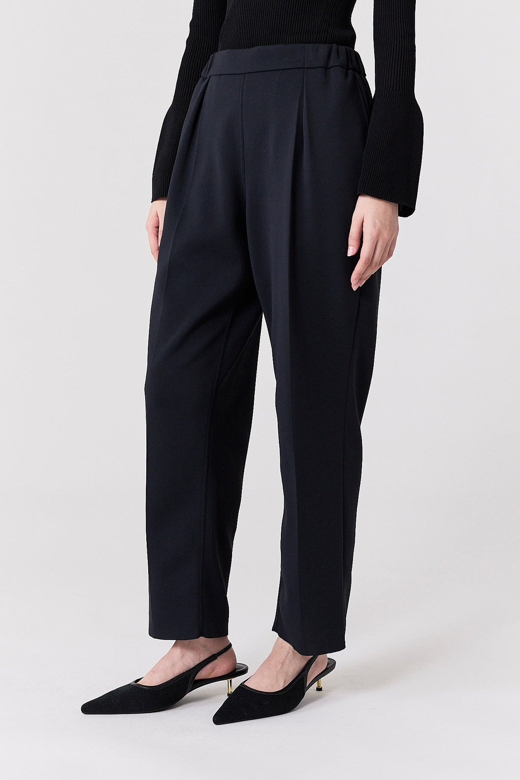 SOFT MILAN TUCK TAPERED PANTS