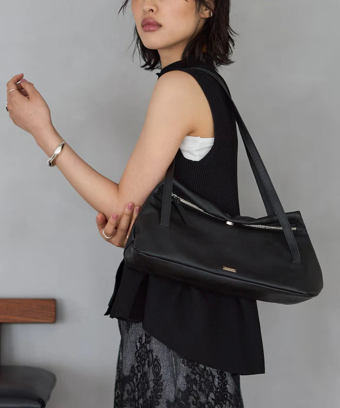 Leather Flap Shoulder Bag / Cowhide / Water-Repellent Leather