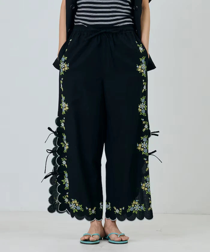 India Scallop Floral Embroidery Pants