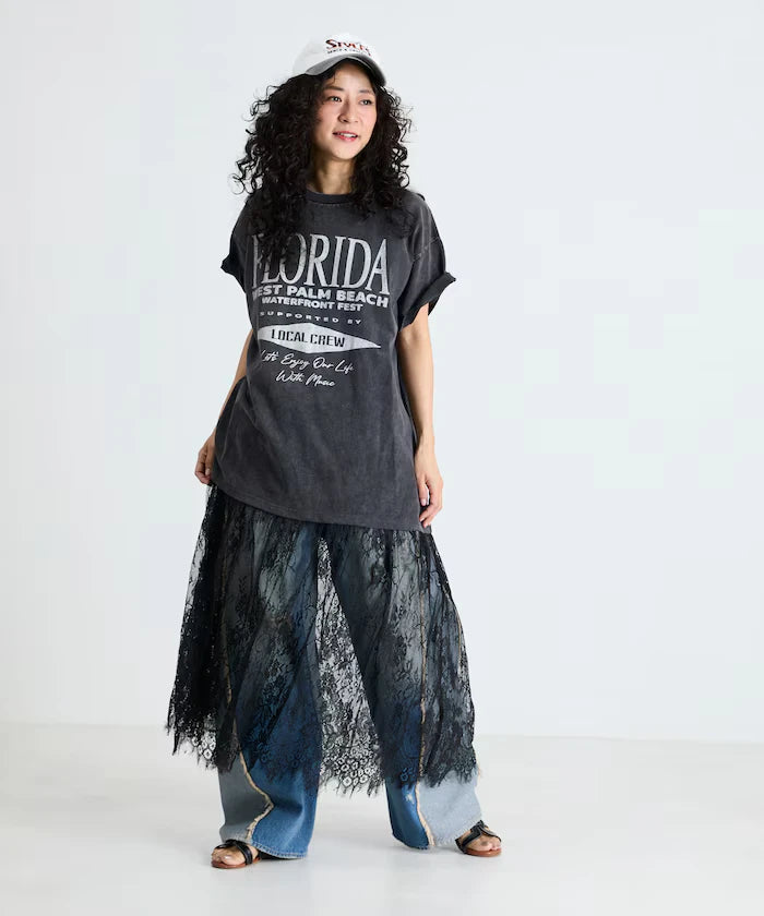 T-shirt lace docking one-piece