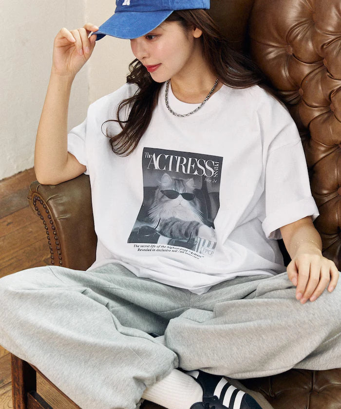 <Functional Material> MAGAZINE Cat Photo T-Shirt Limited Release